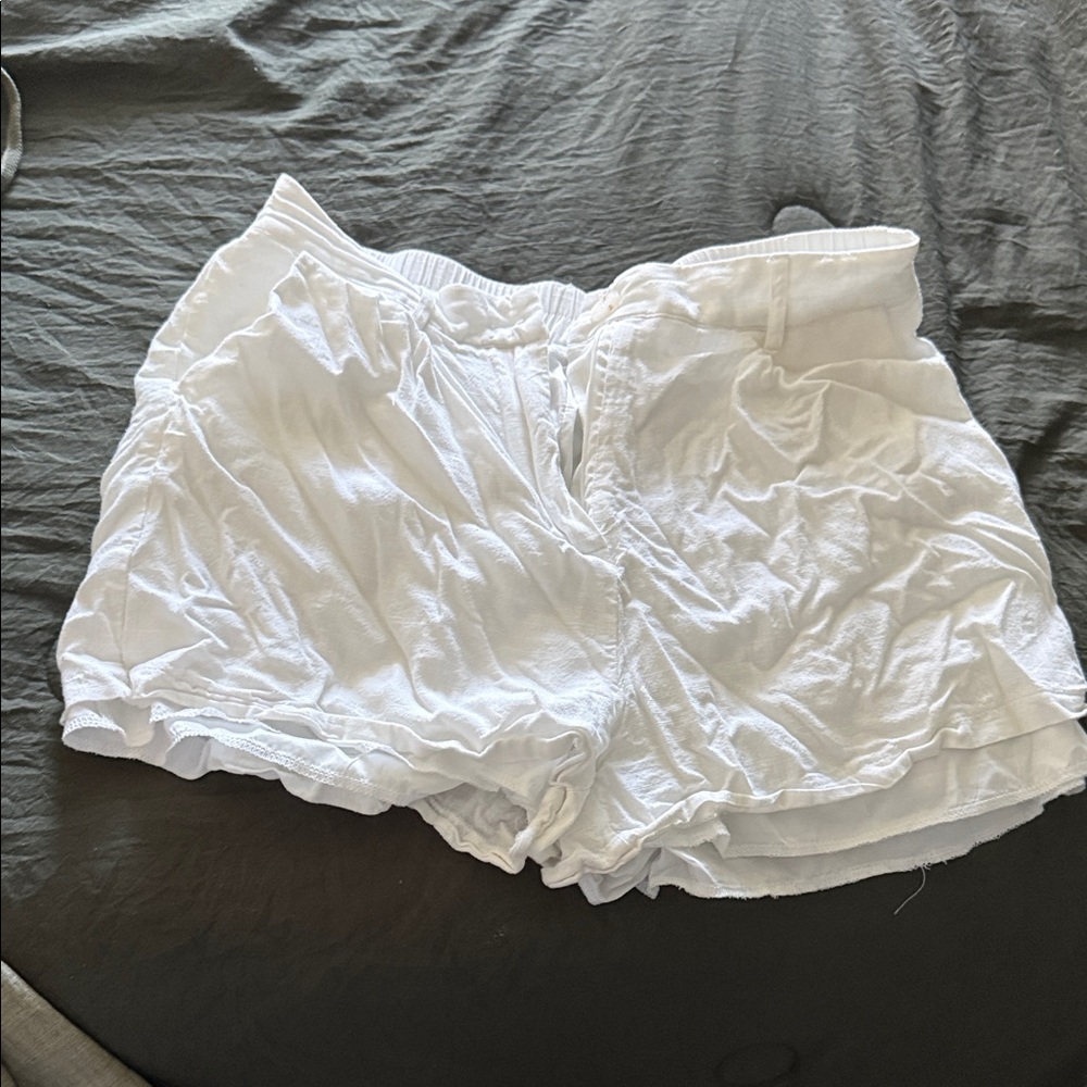 SHEIN White Relaxed Fit Shorts